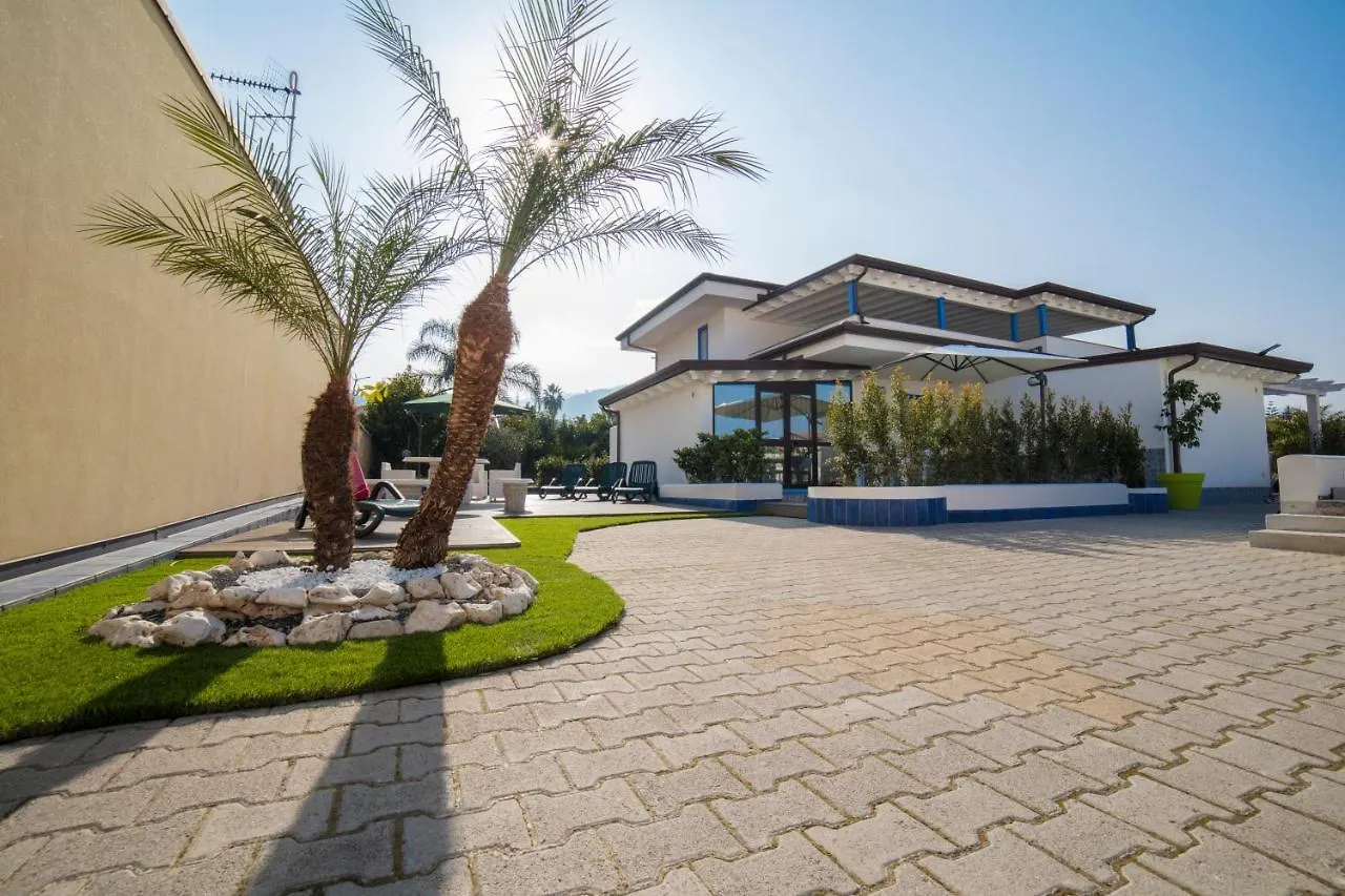 Villa Concettina Capo dʼOrlando Lägenhetshotell