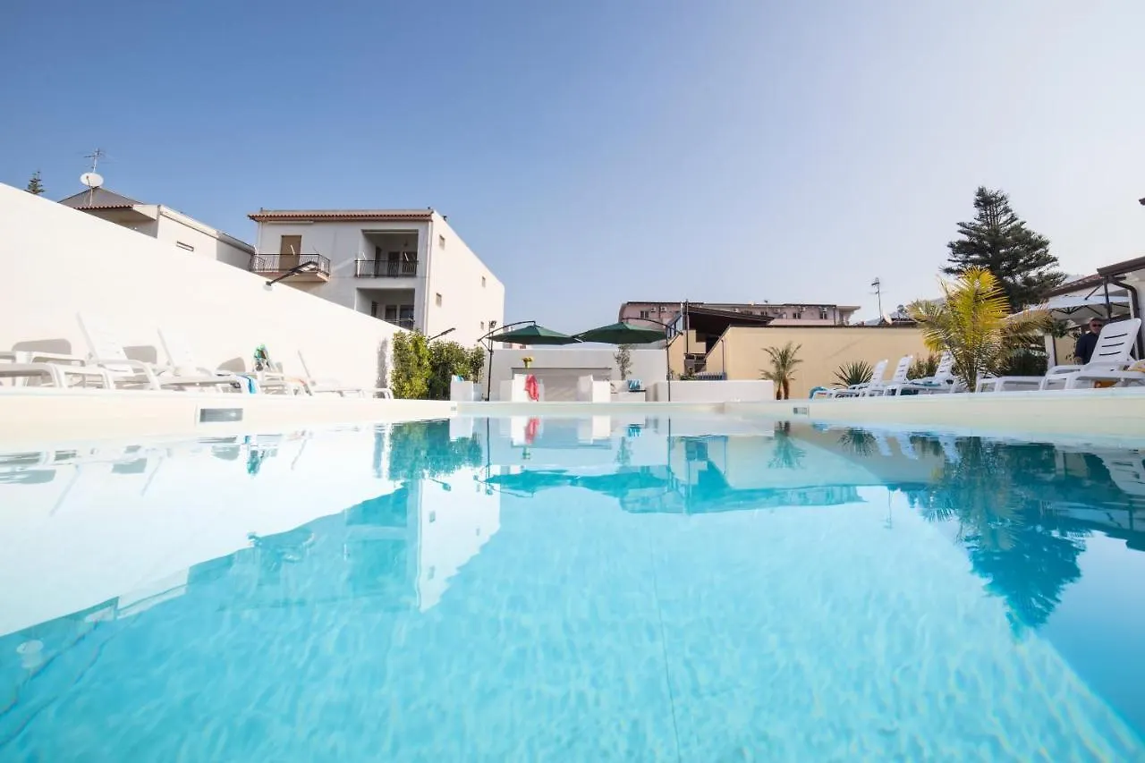Aparthotel Villa Concettina Capo dʼOrlando