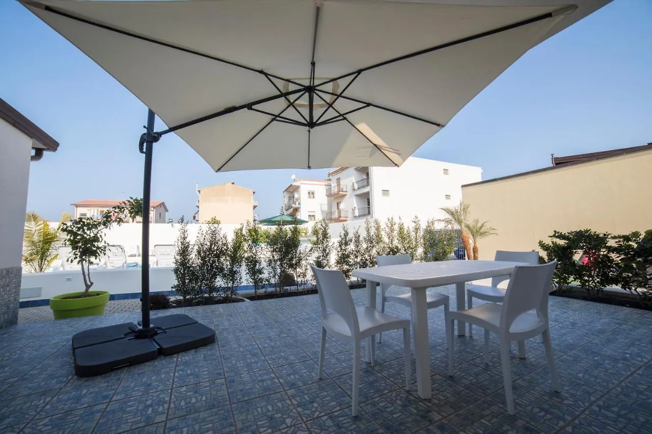 Aparthotel Villa Concettina Capo dʼOrlando Italië