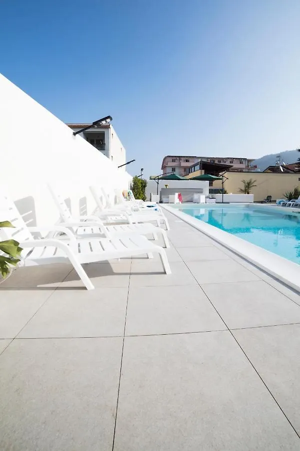 Aparthotel Villa Concettina Capo dʼOrlando